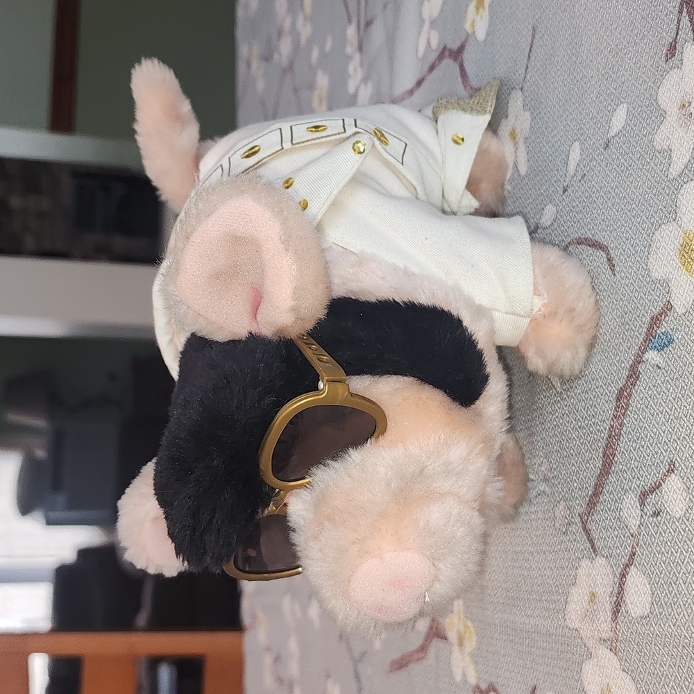 Dancing "Elvis " Pig
